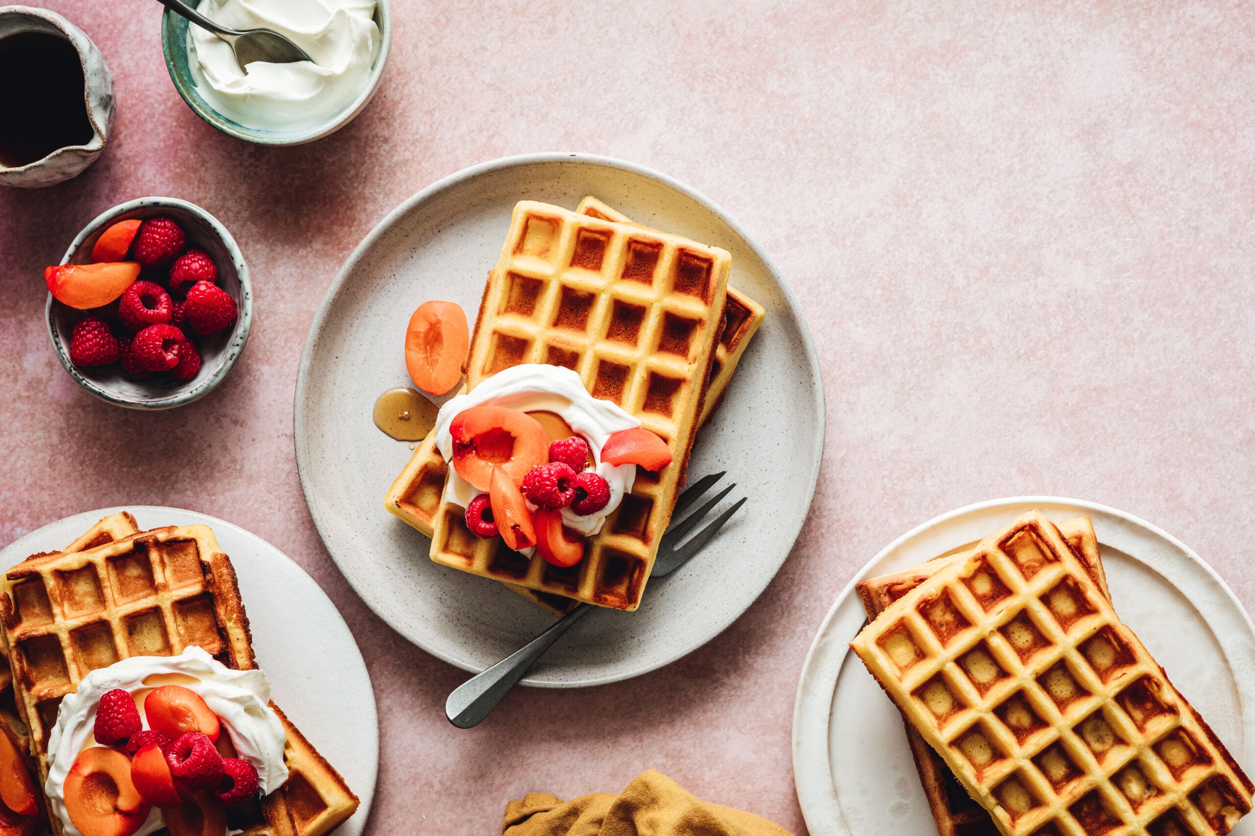 Dash Cream Mini Waffle Maker with Ceramic Nonstick Plates + Reviews