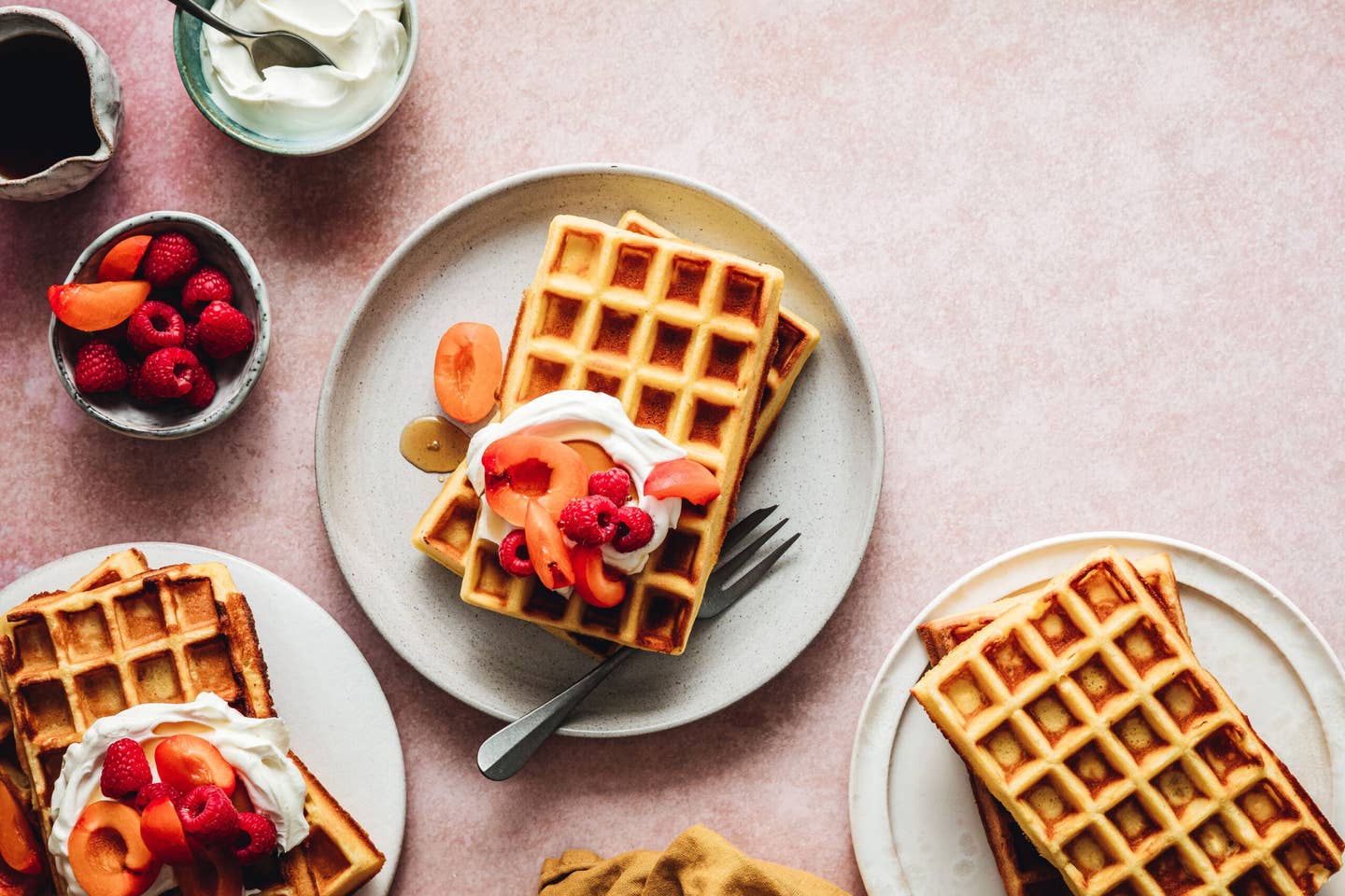 https://www.saveur.com/uploads/2022/08/17/best-waffle-makers-saveur-scaled.jpg?auto=webp&auto=webp&optimize=high&quality=70&width=1440