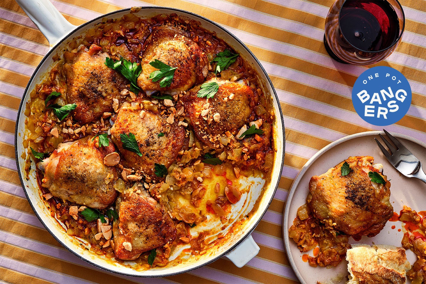 Receta de pollo español con almendras y salsa de azafrán y vino