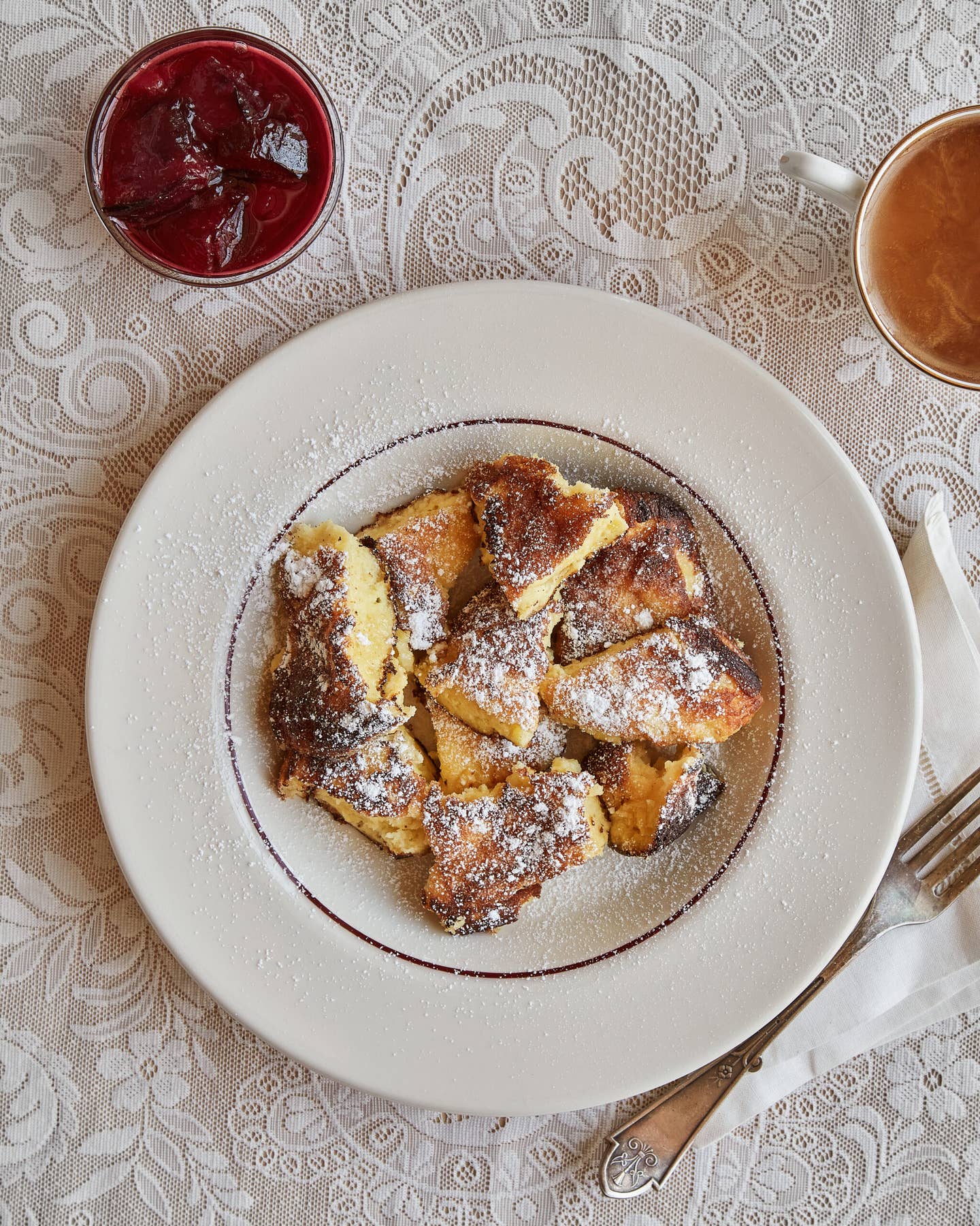 Kaiserschmarrn (Austrian Scrambled Pancakes) Kaiserschmarrn