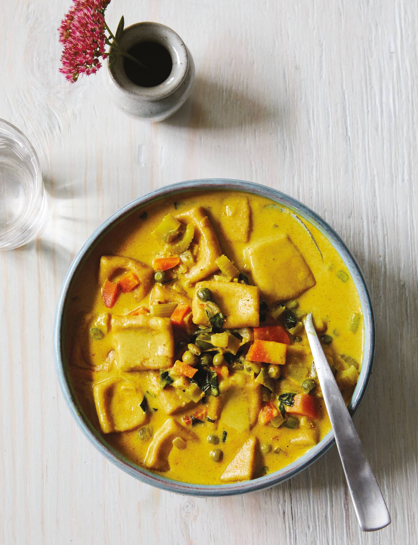 Skyu (Tibeto daržovių troškinys su koldūnais)