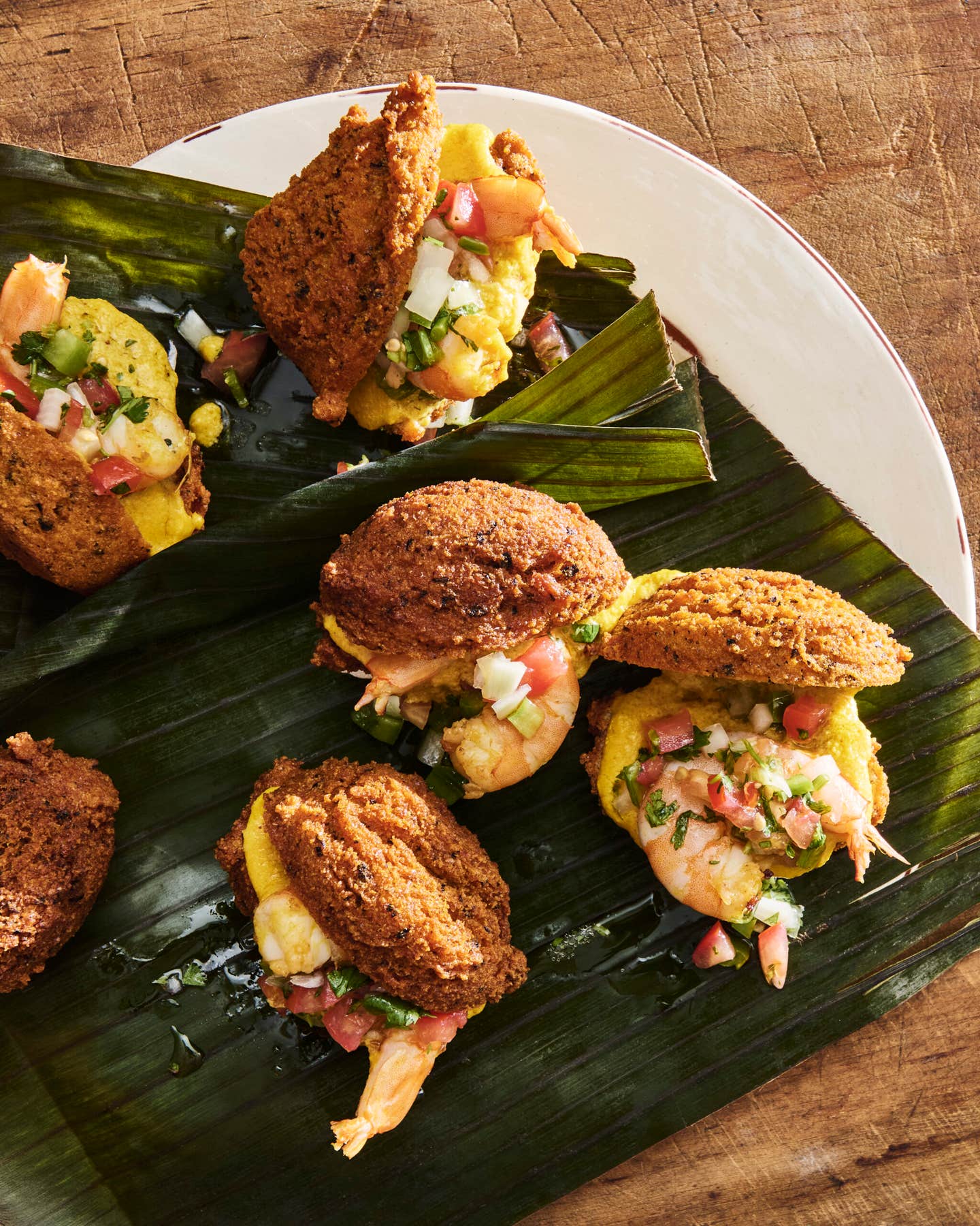 Acarajé Com Camarão (Black-Eyed Pea Fritters With Shrimp) Acarajé Com Camarão (Black-Eyed Pea Fritters With Shrimp)
