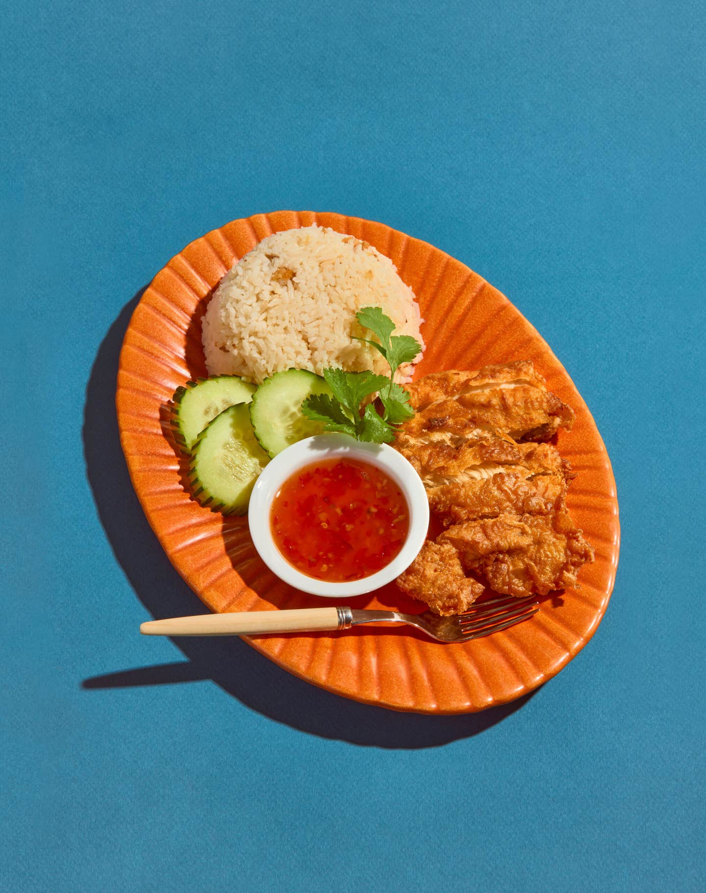 Khao Man Gai Tod (Fried Chicken Rice With Sweet Chili Sauce)