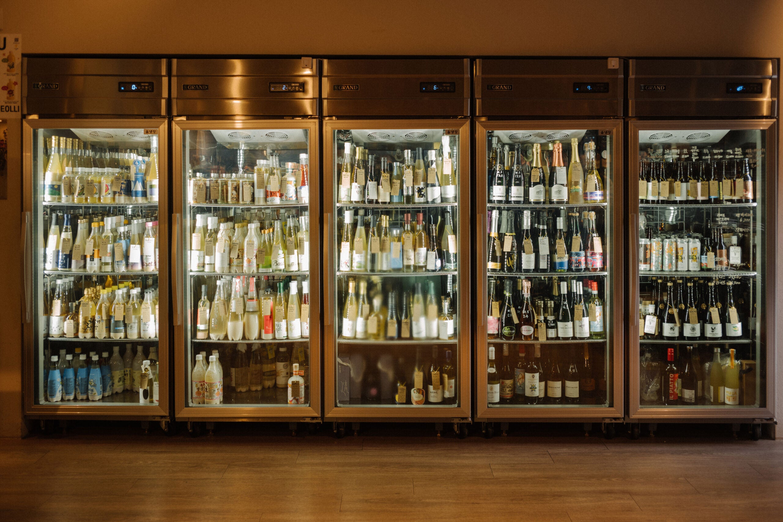 Aejoo Geumho, a bottle shop in Seoul