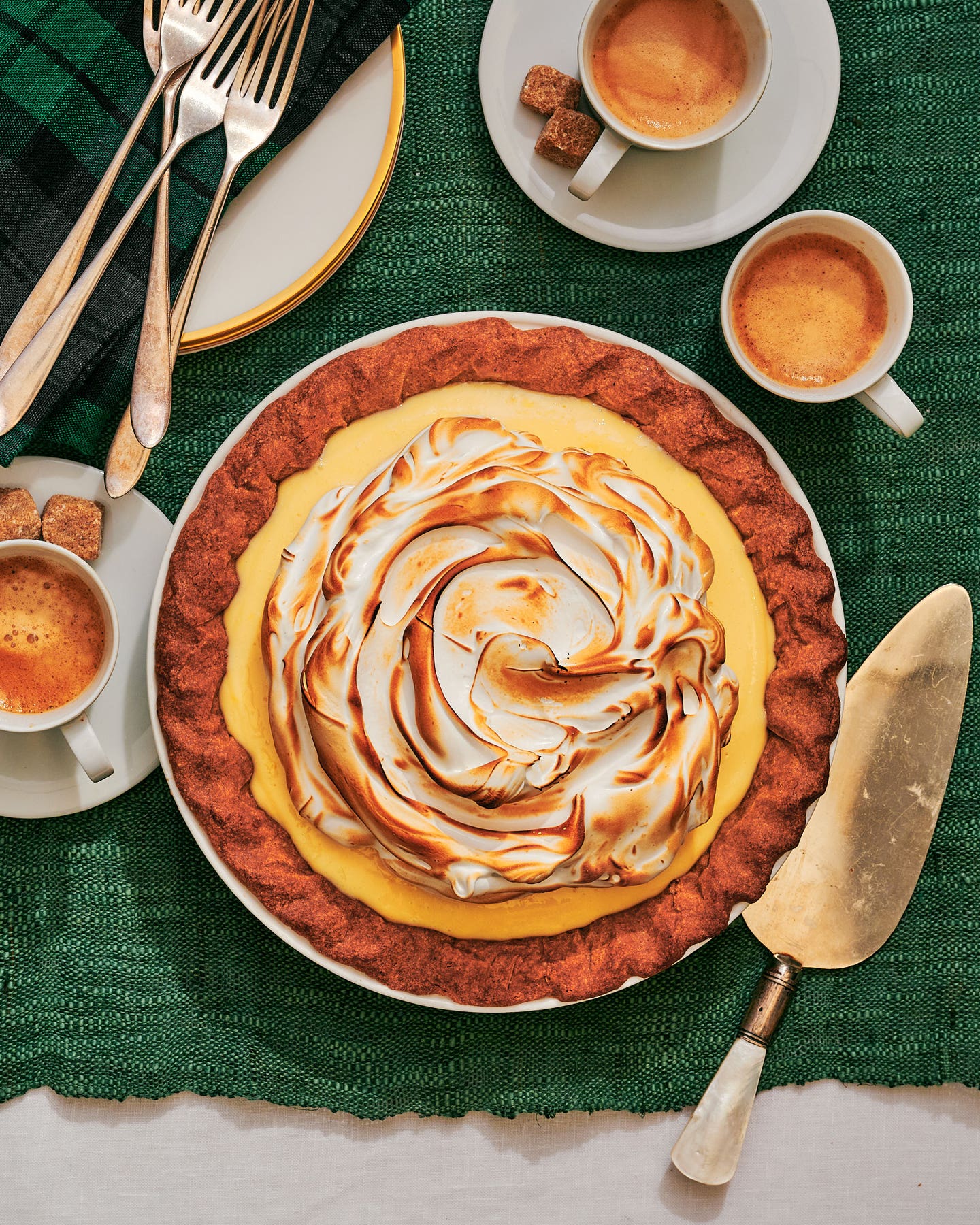 Lemon Meringue Pie With Graham Cracker Crust Lemon Meringue Pie With Graham Cracker Crust